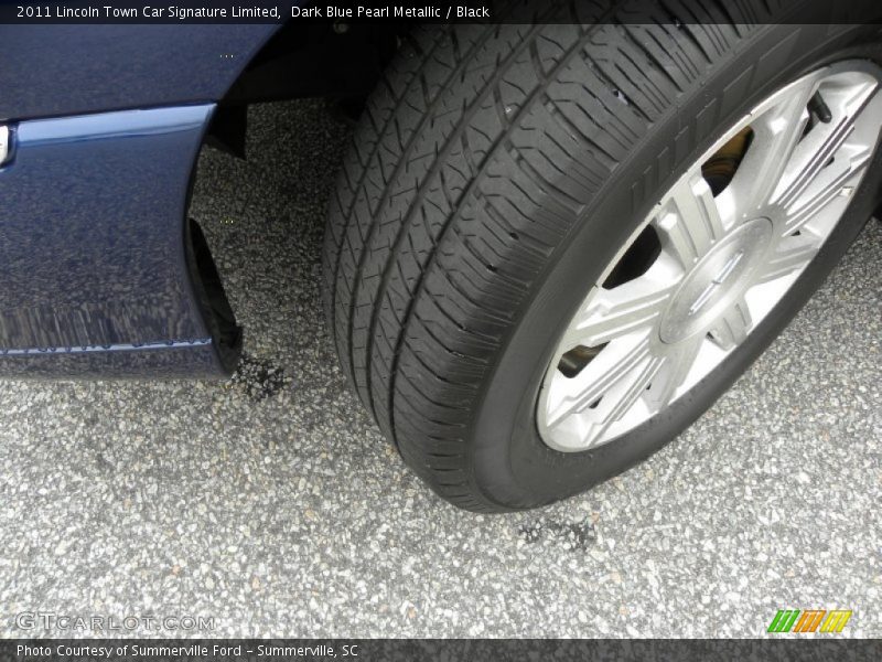 Dark Blue Pearl Metallic / Black 2011 Lincoln Town Car Signature Limited