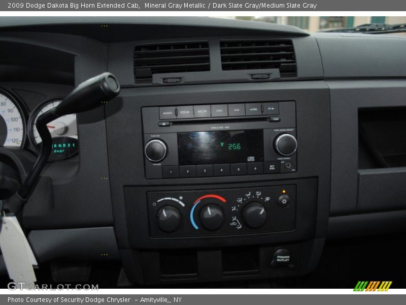 Mineral Gray Metallic / Dark Slate Gray/Medium Slate Gray 2009 Dodge Dakota Big Horn Extended Cab