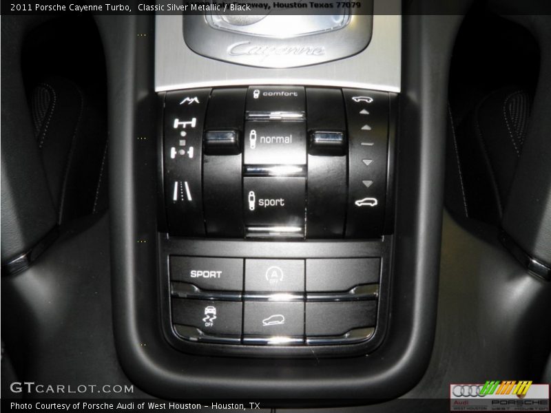 Classic Silver Metallic / Black 2011 Porsche Cayenne Turbo