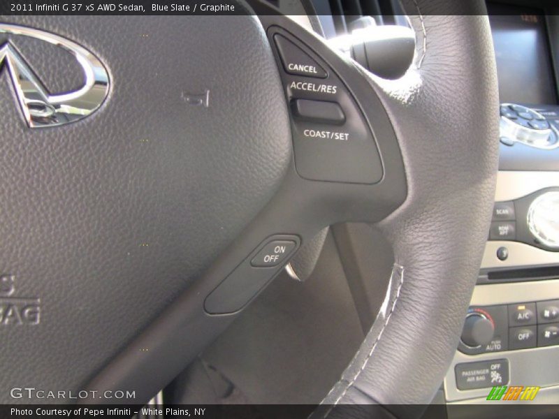 Controls of 2011 G 37 xS AWD Sedan