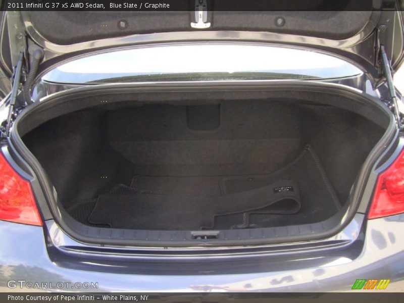 2011 G 37 xS AWD Sedan Trunk