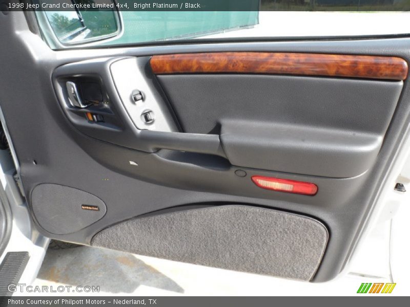 Door Panel of 1998 Grand Cherokee Limited 4x4