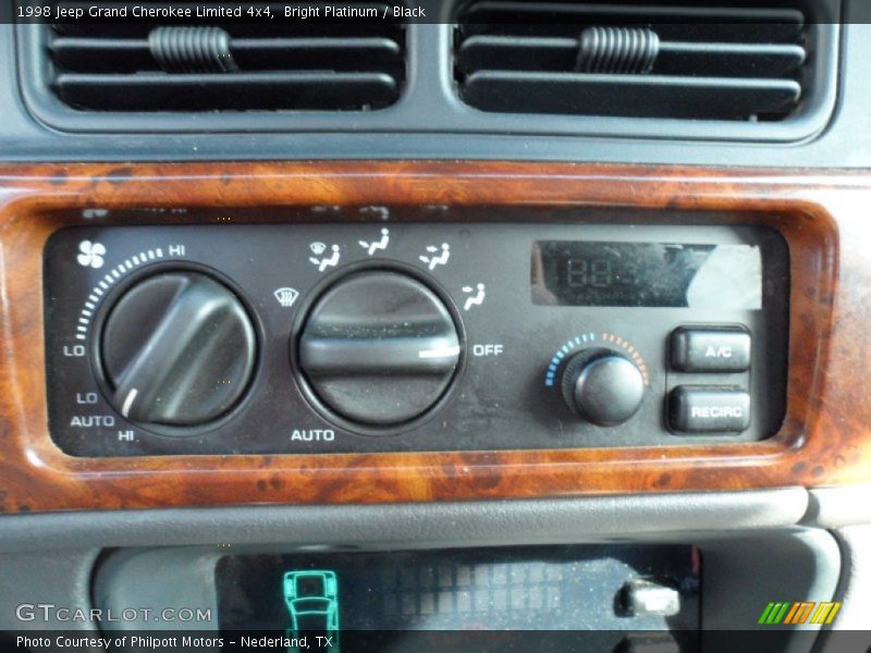 Bright Platinum / Black 1998 Jeep Grand Cherokee Limited 4x4