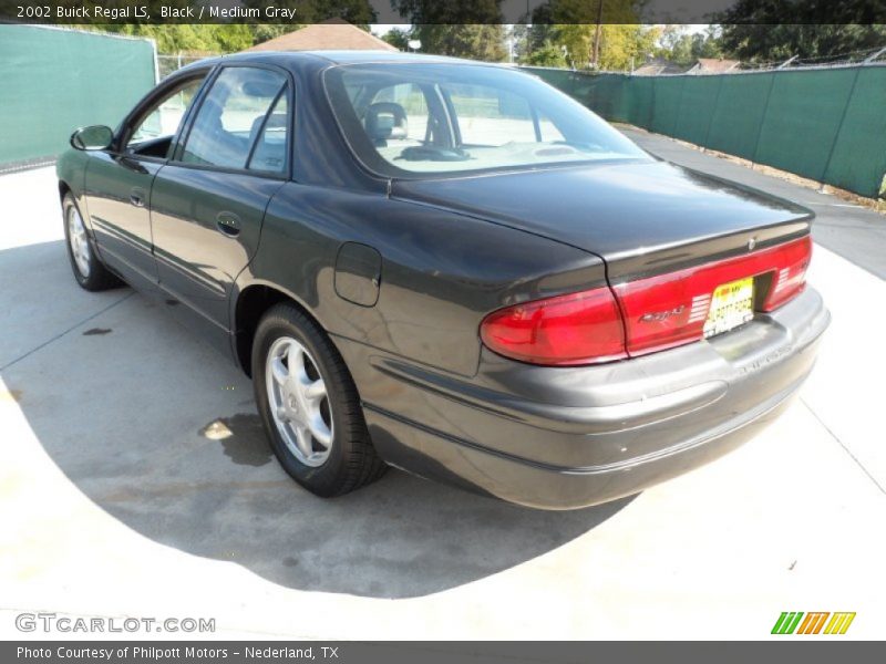 Black / Medium Gray 2002 Buick Regal LS