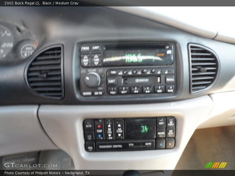 Black / Medium Gray 2002 Buick Regal LS