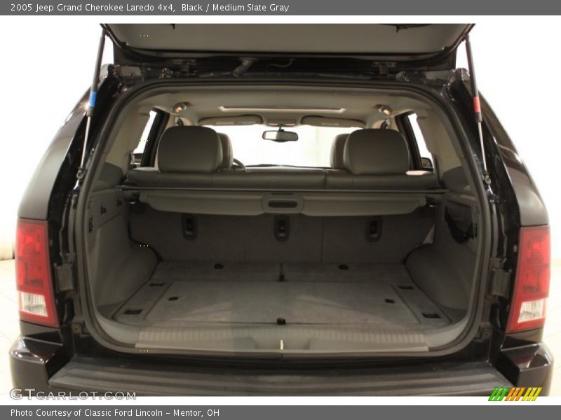 Black / Medium Slate Gray 2005 Jeep Grand Cherokee Laredo 4x4