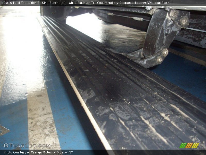 White Platinum Tri-Coat Metallic / Chaparral Leather/Charcoal Black 2010 Ford Expedition EL King Ranch 4x4