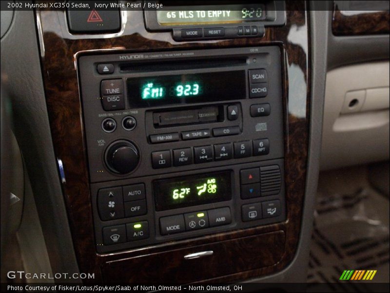 Ivory White Pearl / Beige 2002 Hyundai XG350 Sedan