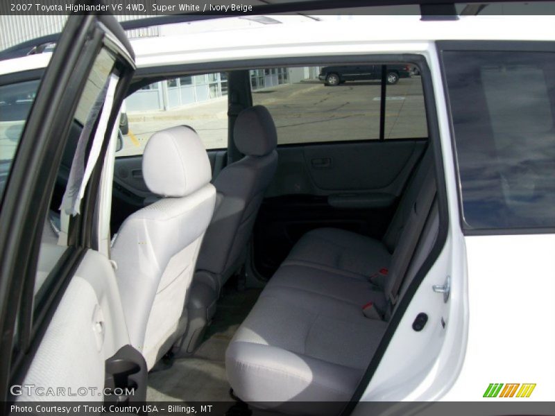 Super White / Ivory Beige 2007 Toyota Highlander V6 4WD