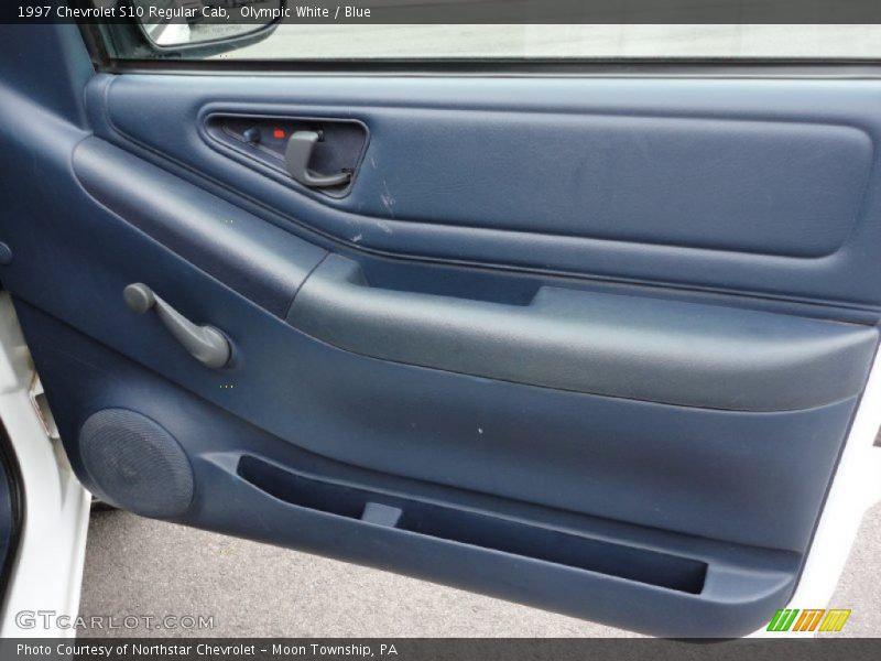 Olympic White / Blue 1997 Chevrolet S10 Regular Cab