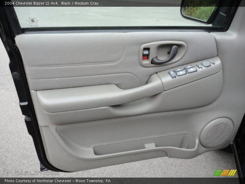 Black / Medium Gray 2004 Chevrolet Blazer LS 4x4