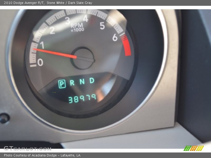 Stone White / Dark Slate Gray 2010 Dodge Avenger R/T