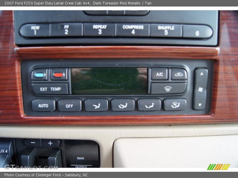Dark Toreador Red Metallic / Tan 2007 Ford F250 Super Duty Lariat Crew Cab 4x4