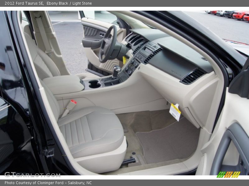  2012 Taurus SE Light Stone Interior