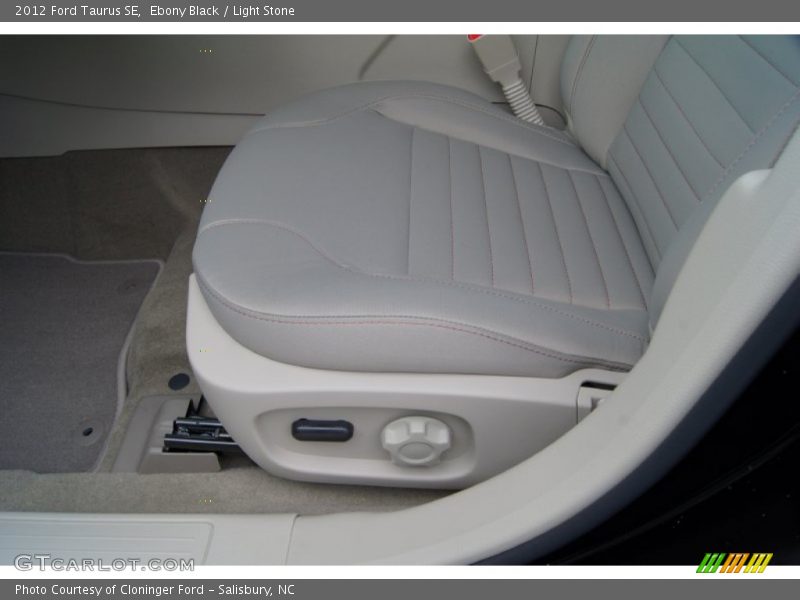 Ebony Black / Light Stone 2012 Ford Taurus SE