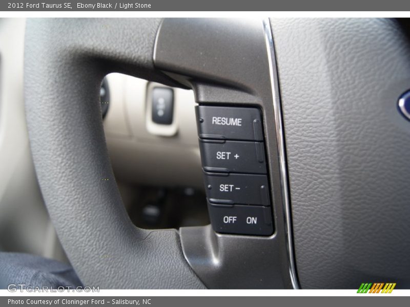 Controls of 2012 Taurus SE