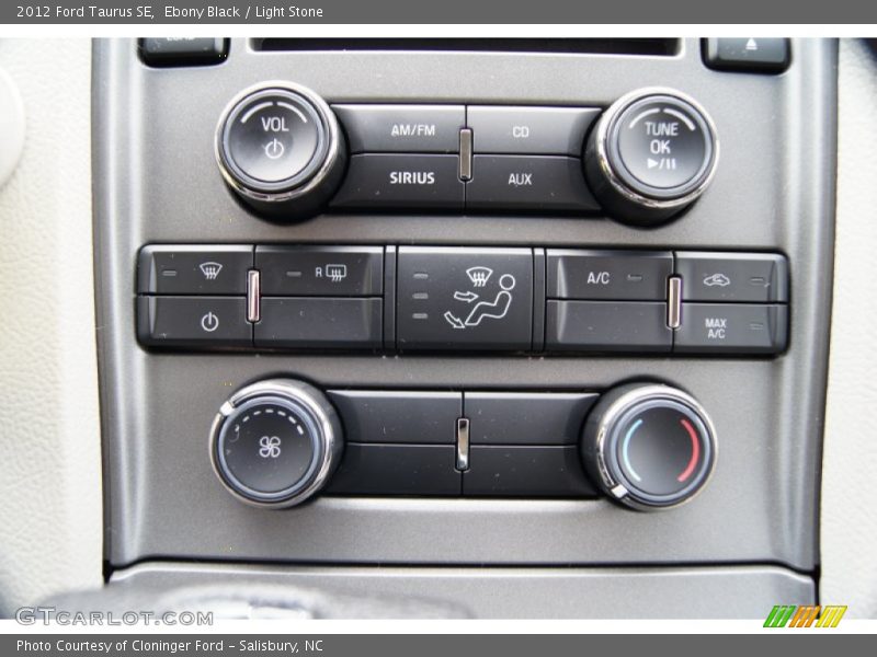 Controls of 2012 Taurus SE