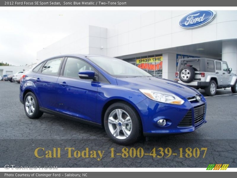 Sonic Blue Metallic / Two-Tone Sport 2012 Ford Focus SE Sport Sedan