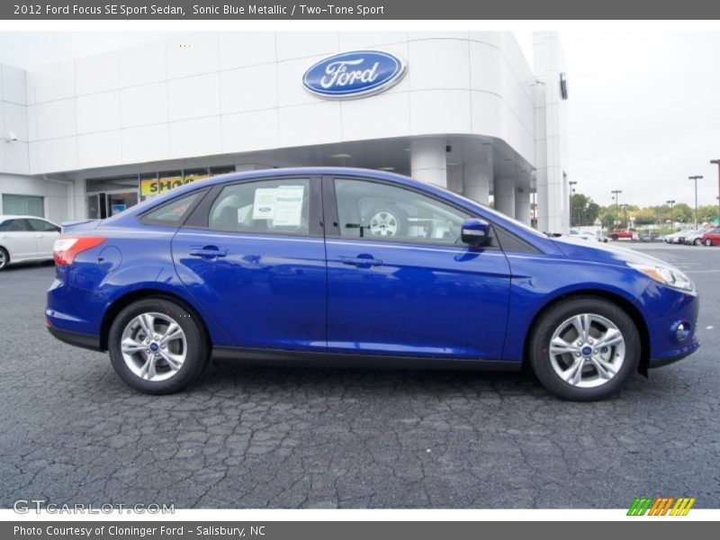 Sonic Blue Metallic / Two-Tone Sport 2012 Ford Focus SE Sport Sedan