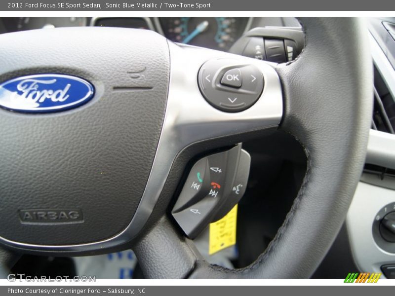 Sonic Blue Metallic / Two-Tone Sport 2012 Ford Focus SE Sport Sedan
