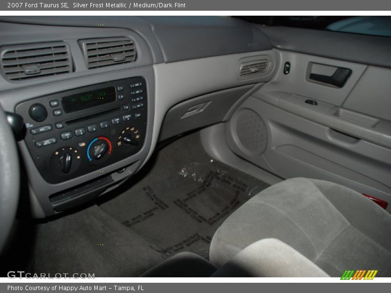 Silver Frost Metallic / Medium/Dark Flint 2007 Ford Taurus SE