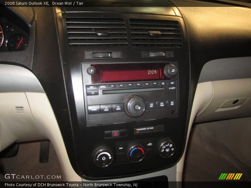 Ocean Mist / Tan 2008 Saturn Outlook XE