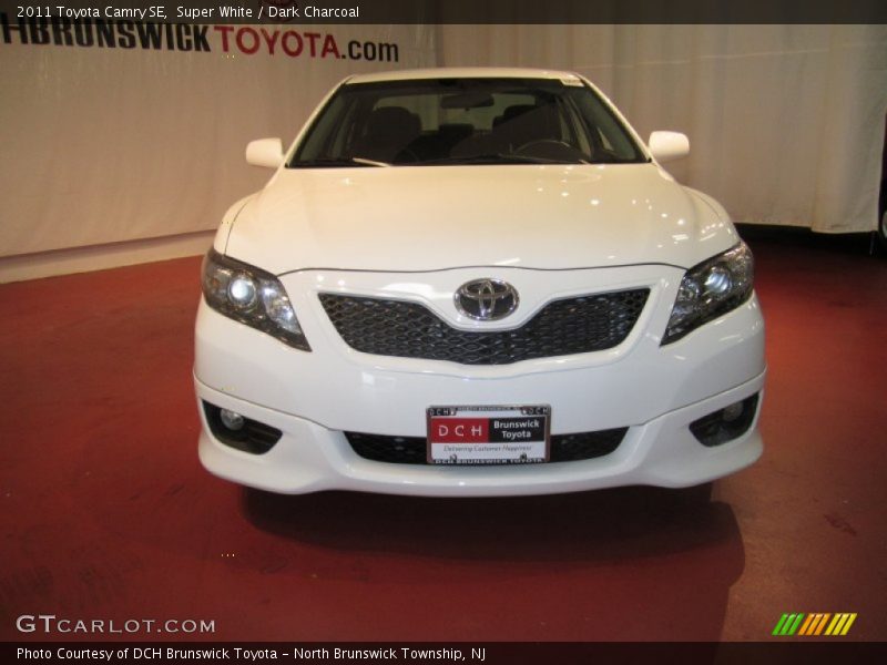 Super White / Dark Charcoal 2011 Toyota Camry SE