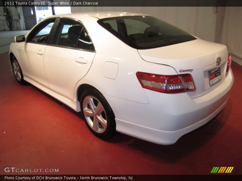 Super White / Dark Charcoal 2011 Toyota Camry SE