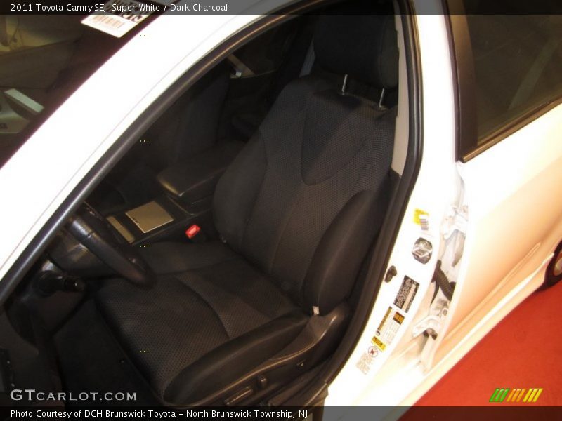 Super White / Dark Charcoal 2011 Toyota Camry SE
