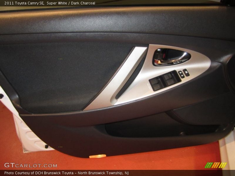 Super White / Dark Charcoal 2011 Toyota Camry SE