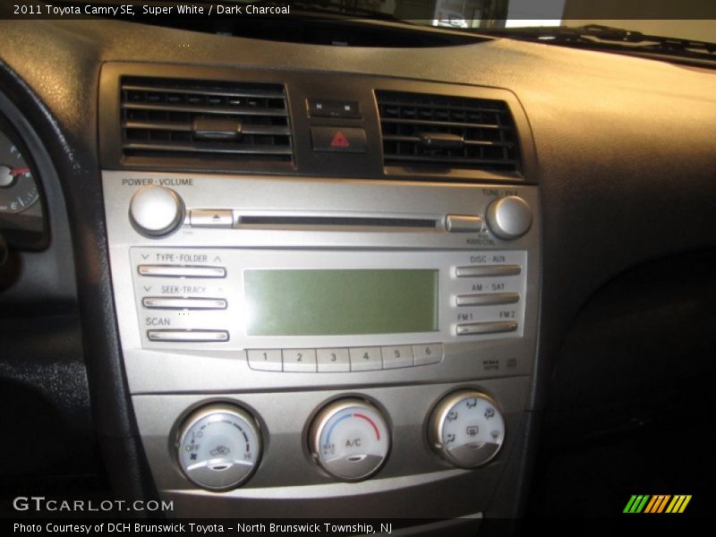 Super White / Dark Charcoal 2011 Toyota Camry SE