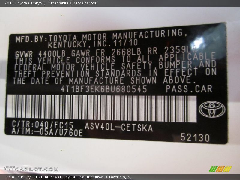Super White / Dark Charcoal 2011 Toyota Camry SE