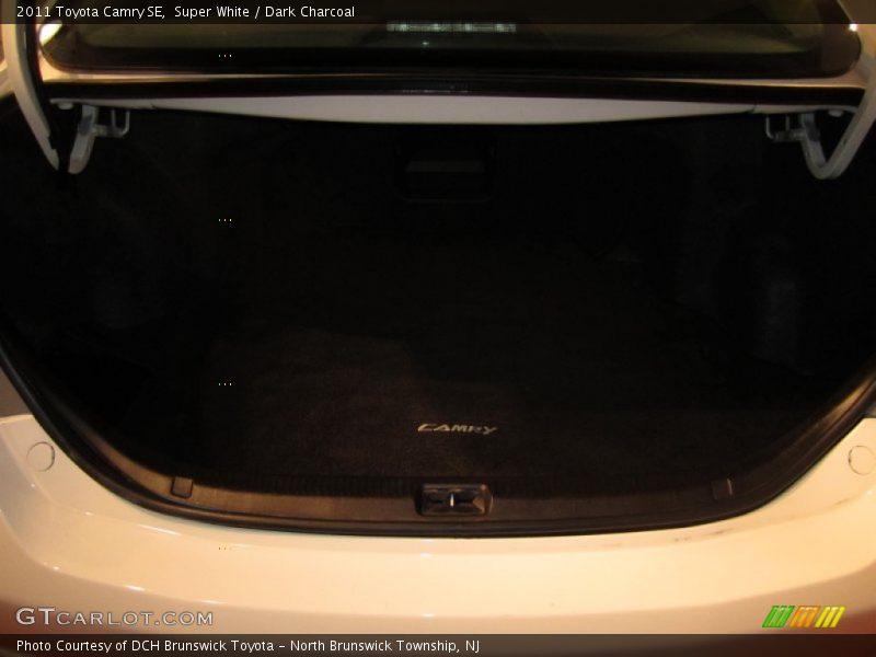 Super White / Dark Charcoal 2011 Toyota Camry SE