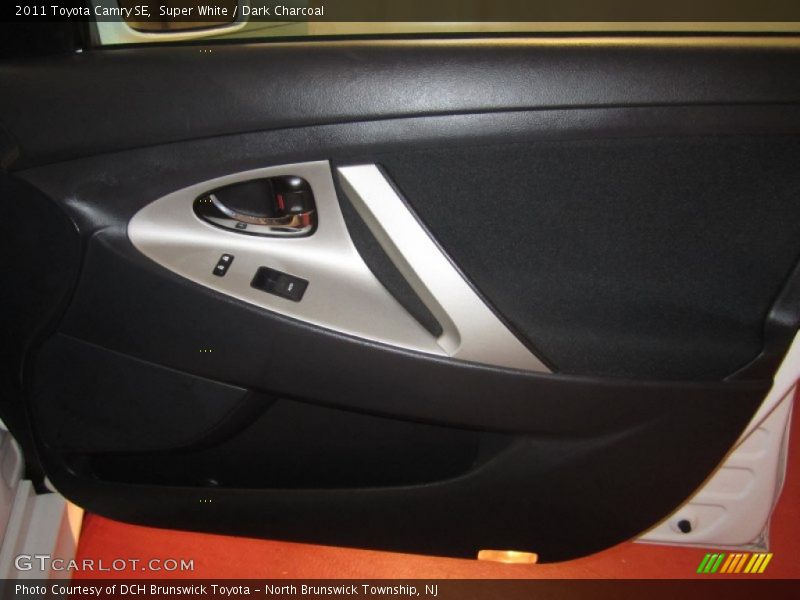 Super White / Dark Charcoal 2011 Toyota Camry SE