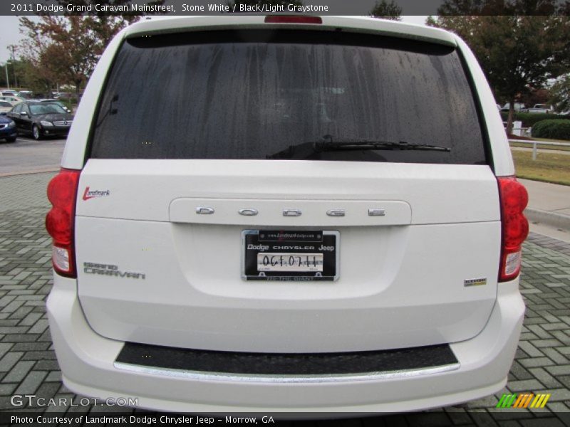 Stone White / Black/Light Graystone 2011 Dodge Grand Caravan Mainstreet