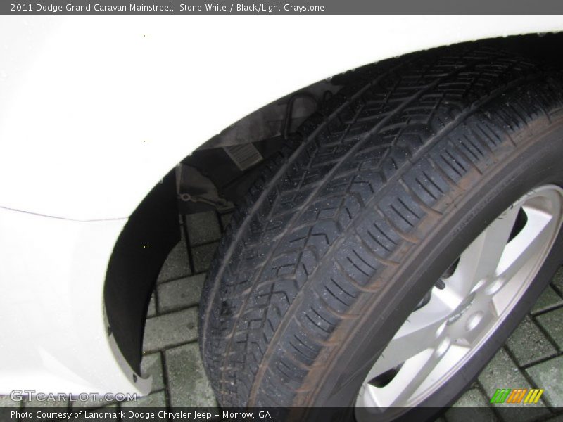Stone White / Black/Light Graystone 2011 Dodge Grand Caravan Mainstreet