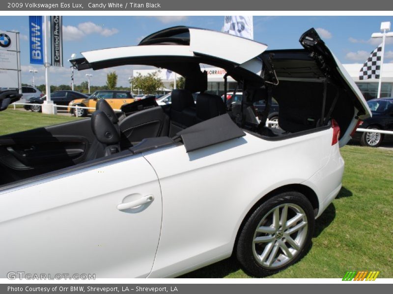 Candy White / Titan Black 2009 Volkswagen Eos Lux