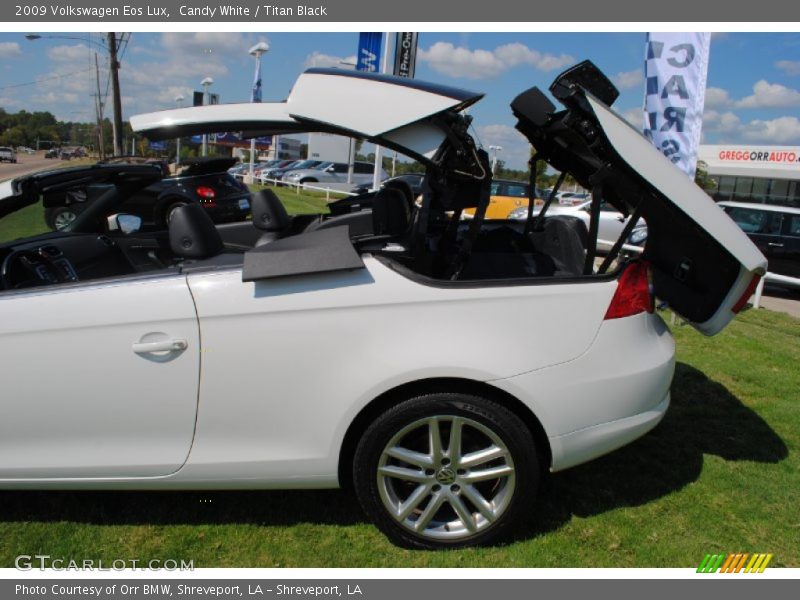 Candy White / Titan Black 2009 Volkswagen Eos Lux