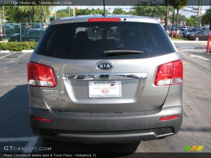 Titanium Silver / Gray 2011 Kia Sorento LX