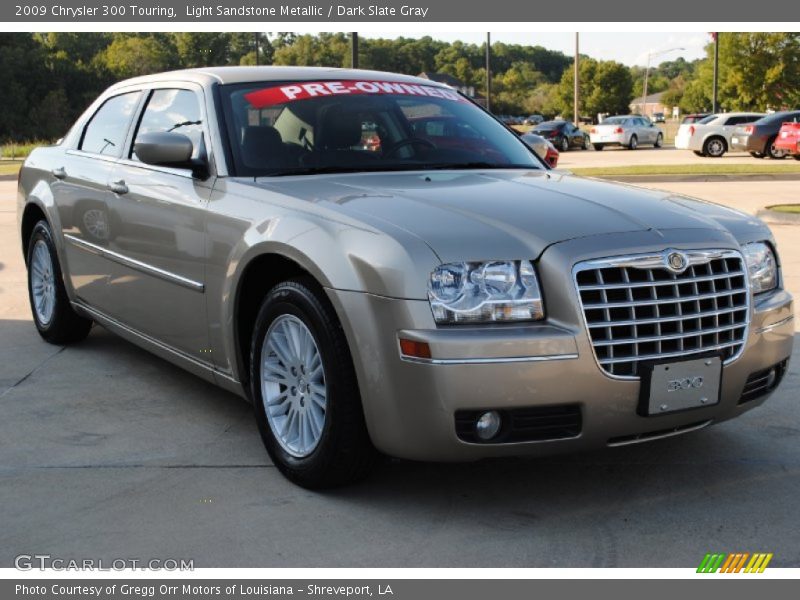 Light Sandstone Metallic / Dark Slate Gray 2009 Chrysler 300 Touring