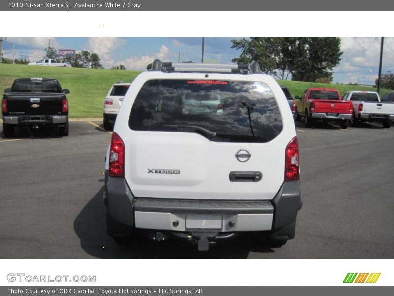 Avalanche White / Gray 2010 Nissan Xterra S