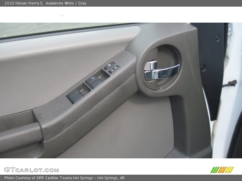 Avalanche White / Gray 2010 Nissan Xterra S