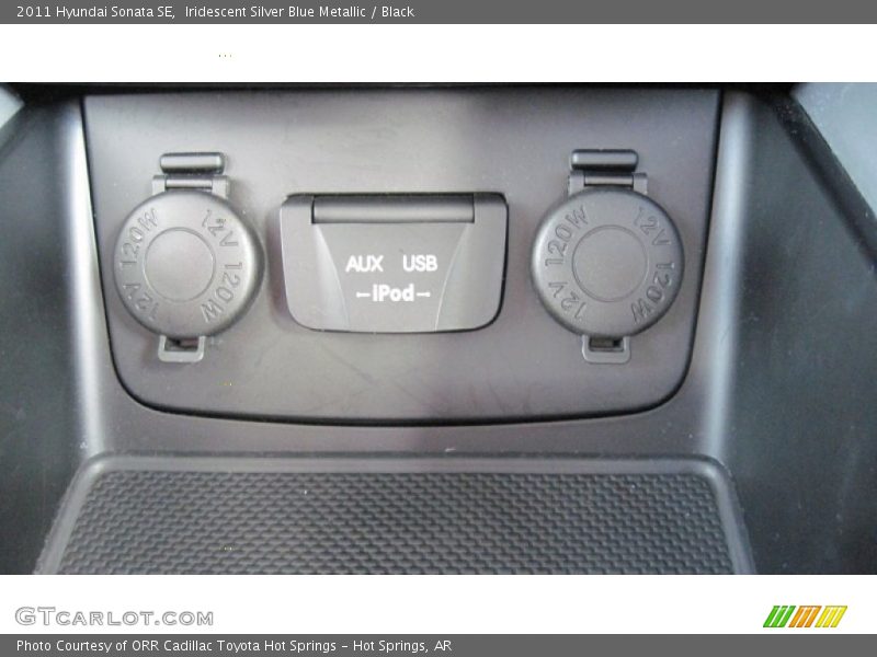 Iridescent Silver Blue Metallic / Black 2011 Hyundai Sonata SE