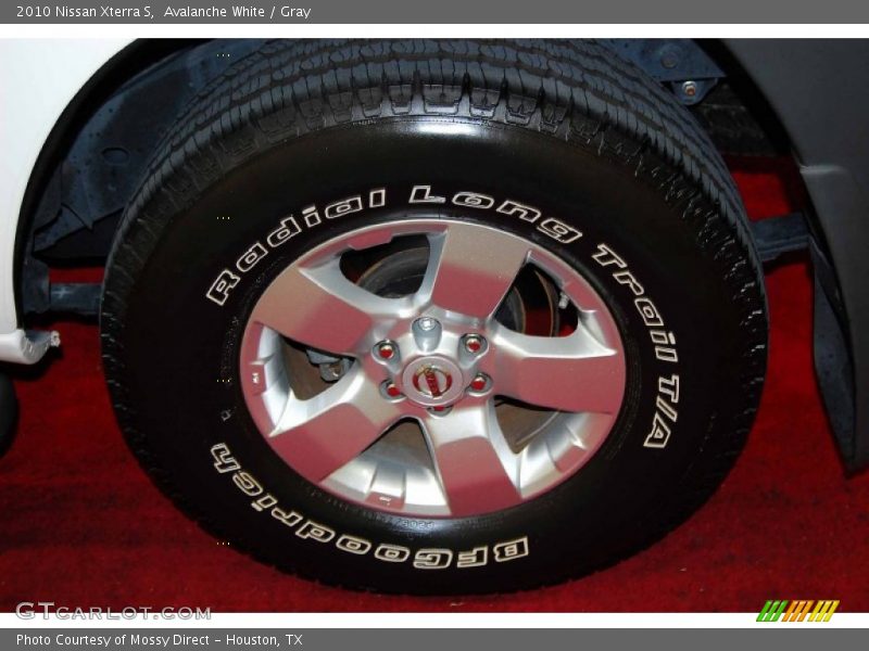 Avalanche White / Gray 2010 Nissan Xterra S