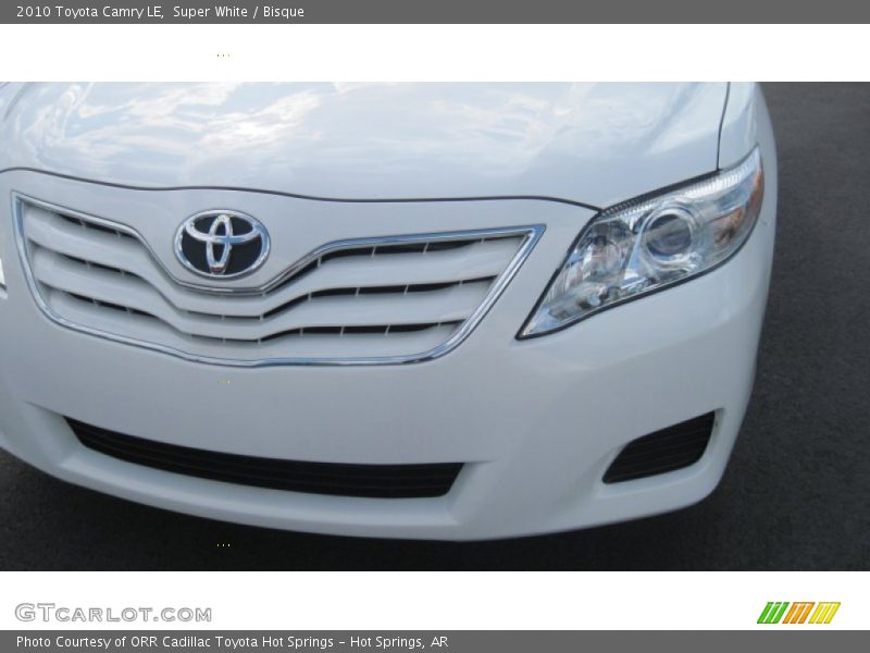 Super White / Bisque 2010 Toyota Camry LE
