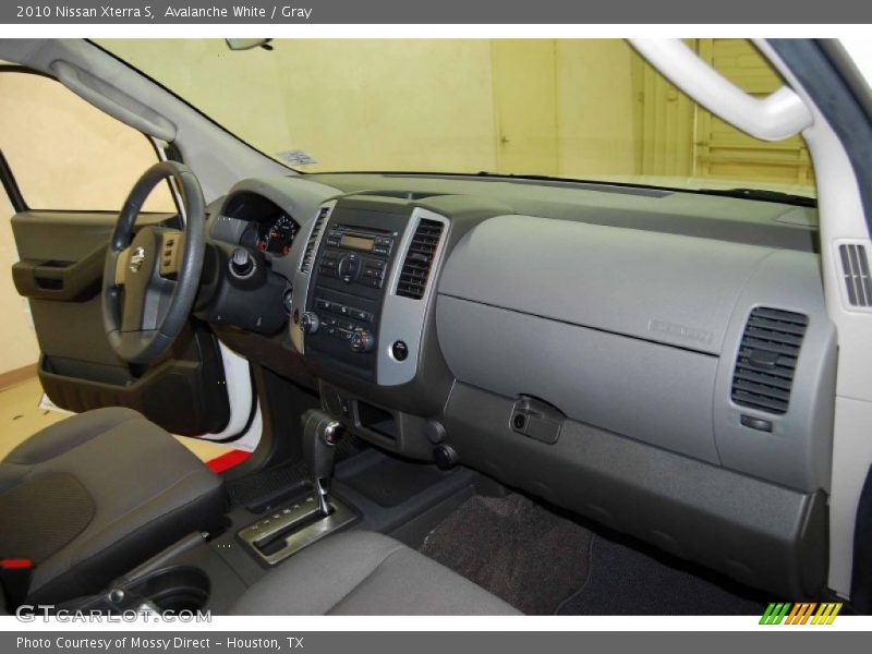 Avalanche White / Gray 2010 Nissan Xterra S