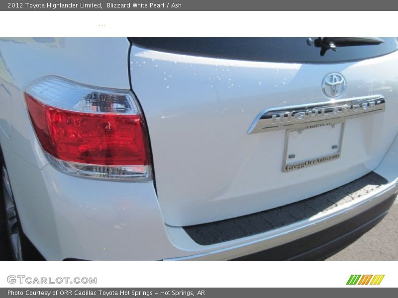 Blizzard White Pearl / Ash 2012 Toyota Highlander Limited