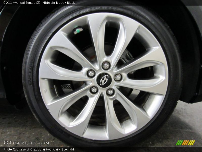Midnight Black / Black 2011 Hyundai Sonata SE