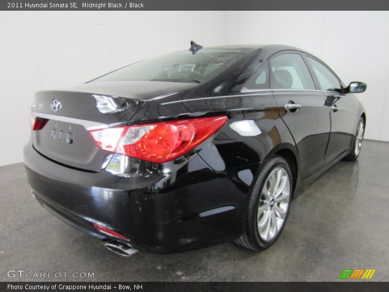 Midnight Black / Black 2011 Hyundai Sonata SE