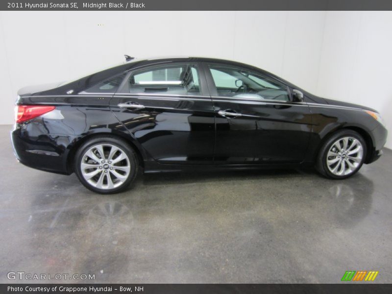 Midnight Black / Black 2011 Hyundai Sonata SE
